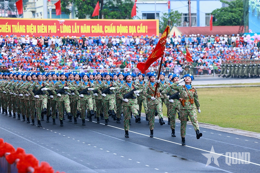Phụ nữ Quân đội tỏa sáng phẩm chất Bộ đội Cụ Hồ thời kỳ mới